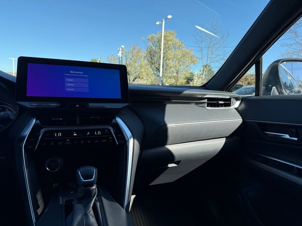 Used 2023 Toyota Venza Nightshade image 25