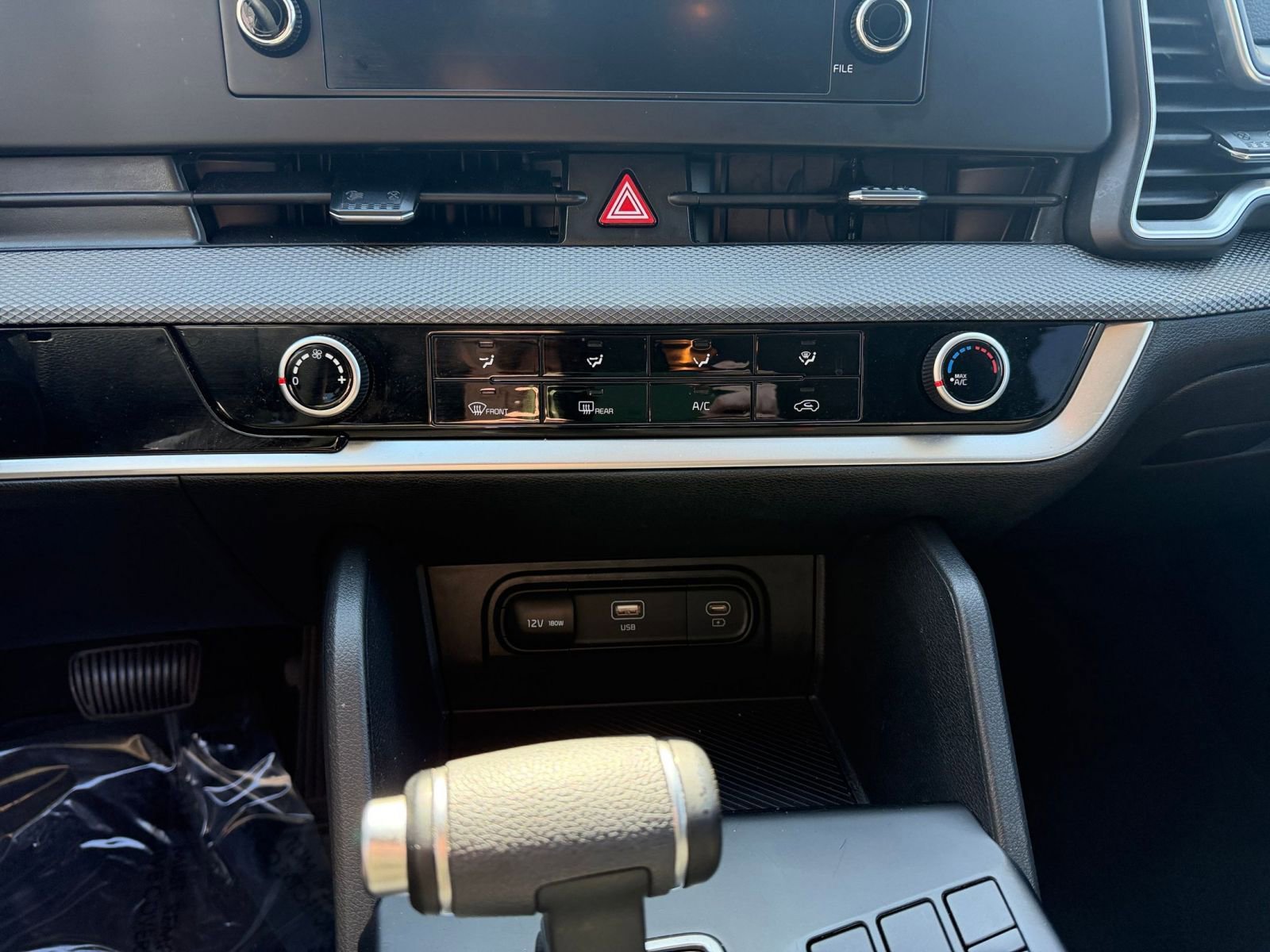 Used 2025 Kia Sportage LX image 17