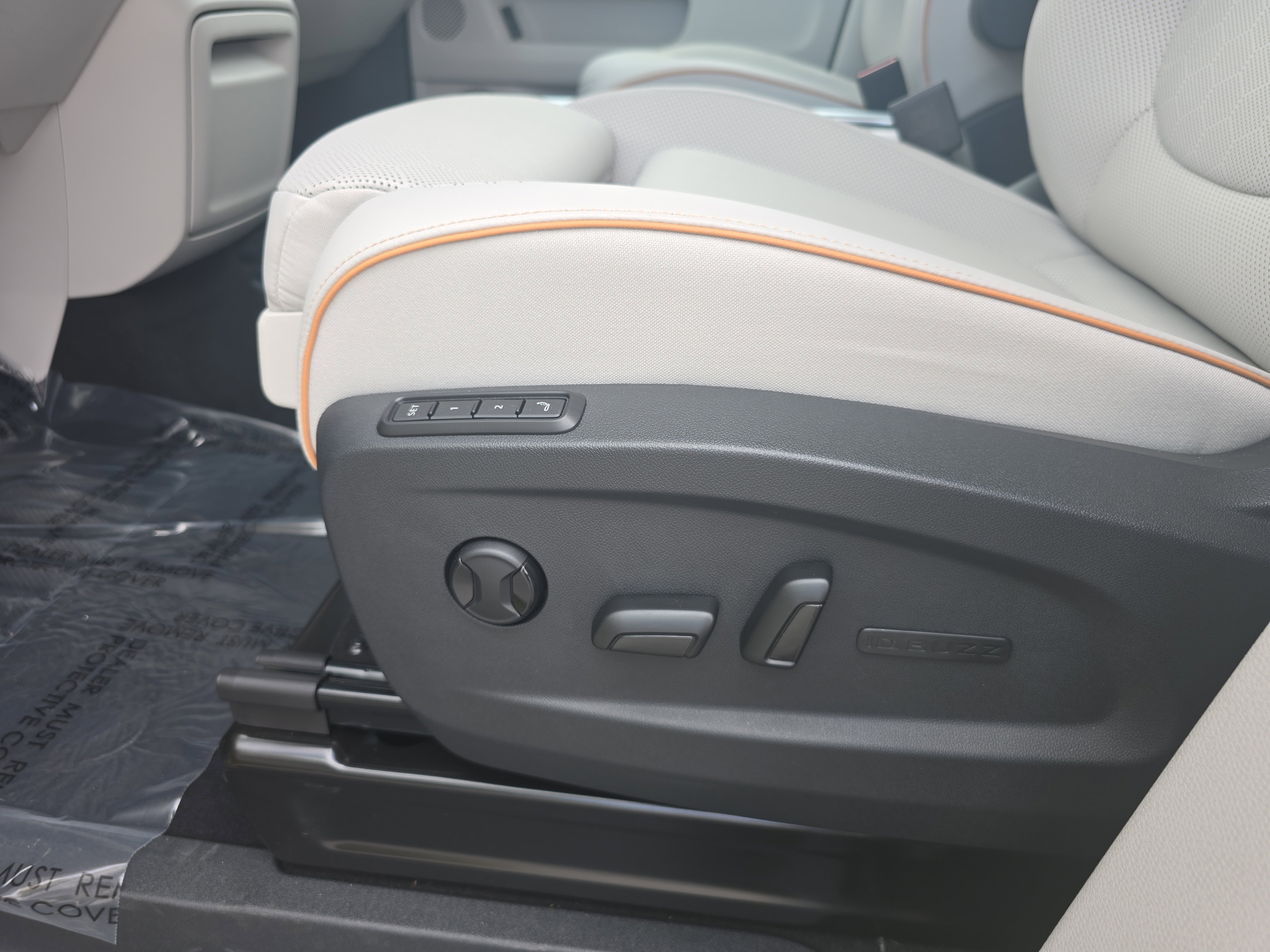 New 2025 Volkswagen ID. Buzz 1st Edition image 26