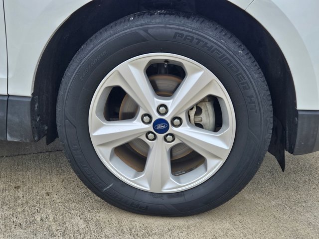 Used 2019 Ford Edge SE FWD image 22