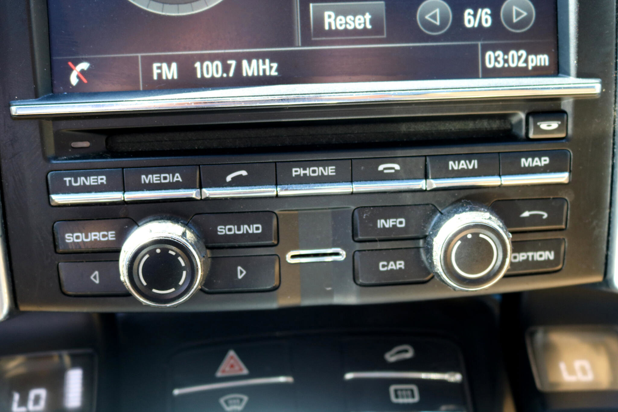 Used 2015 Porsche Cayenne S w/ Premium Package image 27