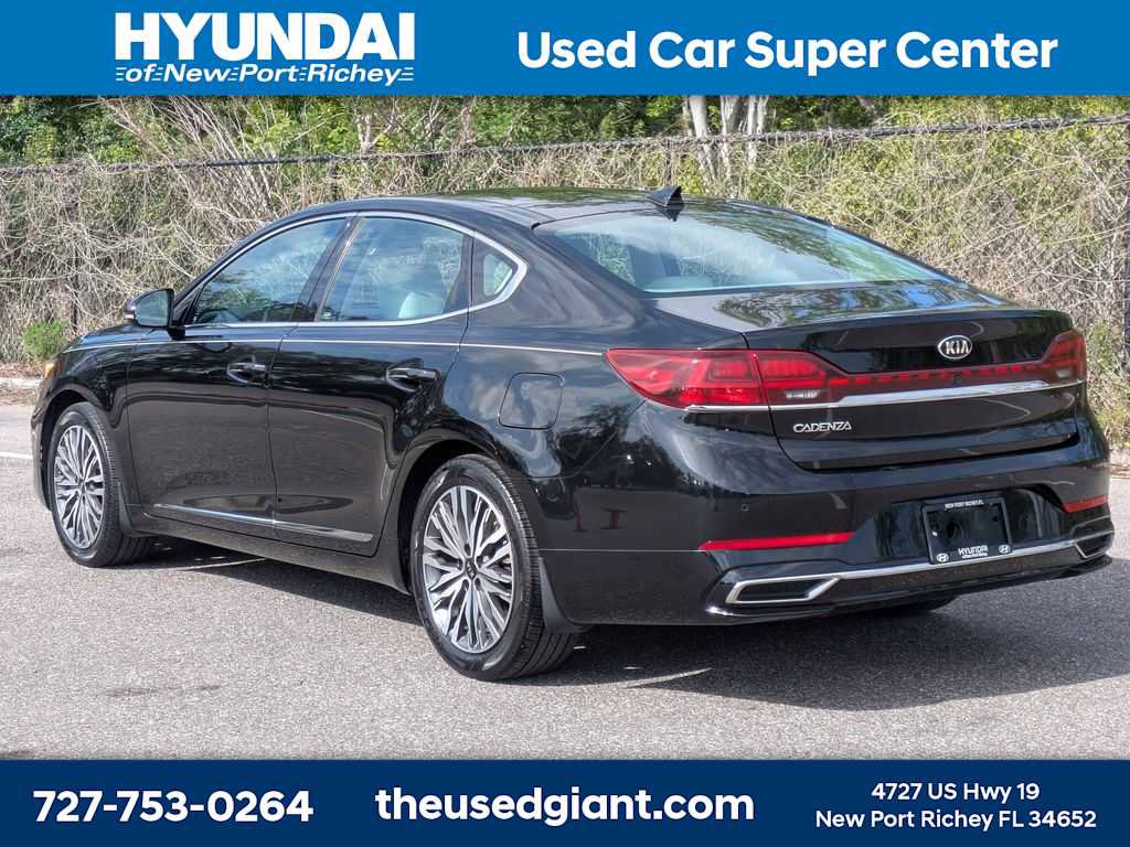Used 2020 Kia Cadenza Technology image 3