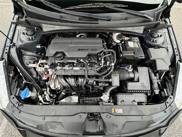 Used 2021 Hyundai Elantra SE image 30