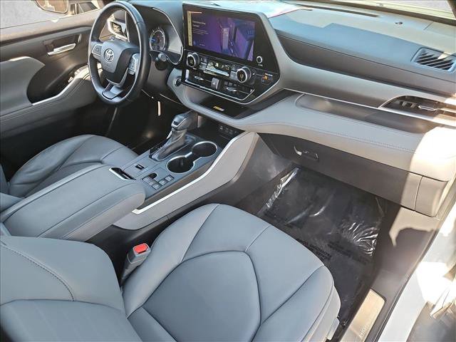 Used 2023 Toyota Highlander XLE AWD/4WD image 29