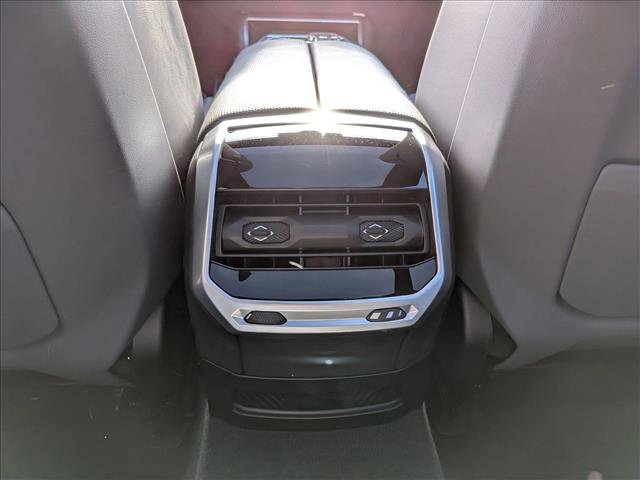 Certified 2023 BMW 760i xDrive w/ Executive Package image 17