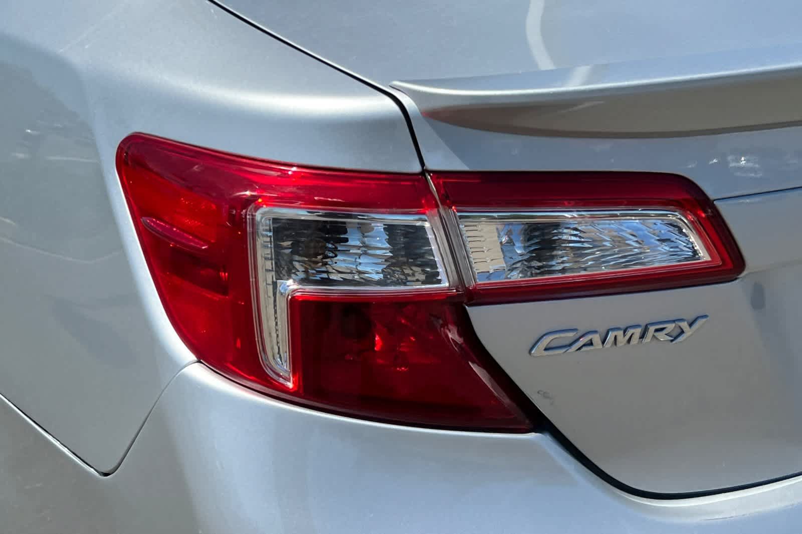 Used 2012 Toyota Camry SE FWD image 20