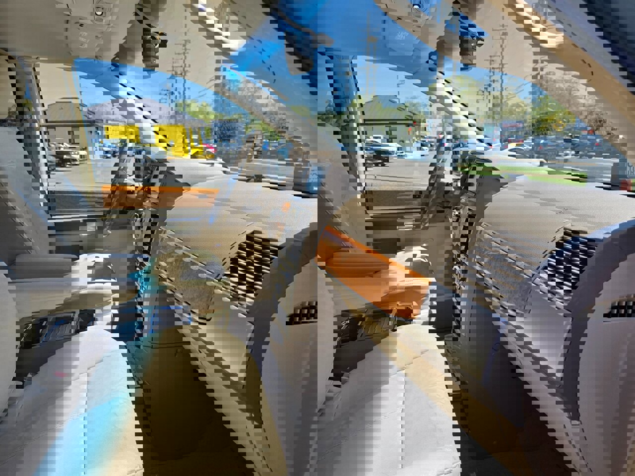 Used 2008 Chrysler Town & Country Limited w/ Trailer Tow Group image 19