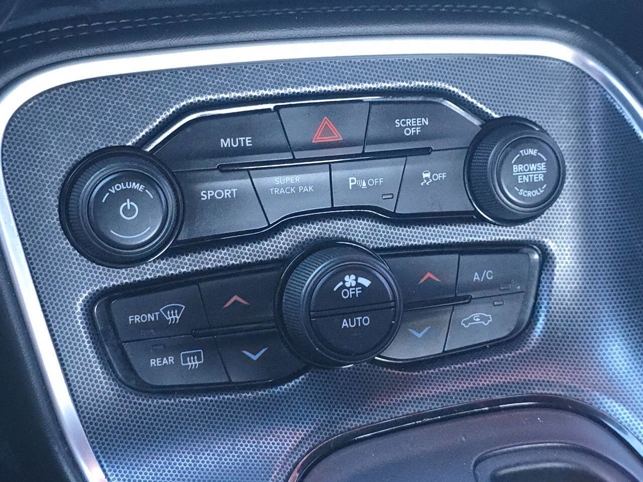 Used 2018 Dodge Challenger GT image 29