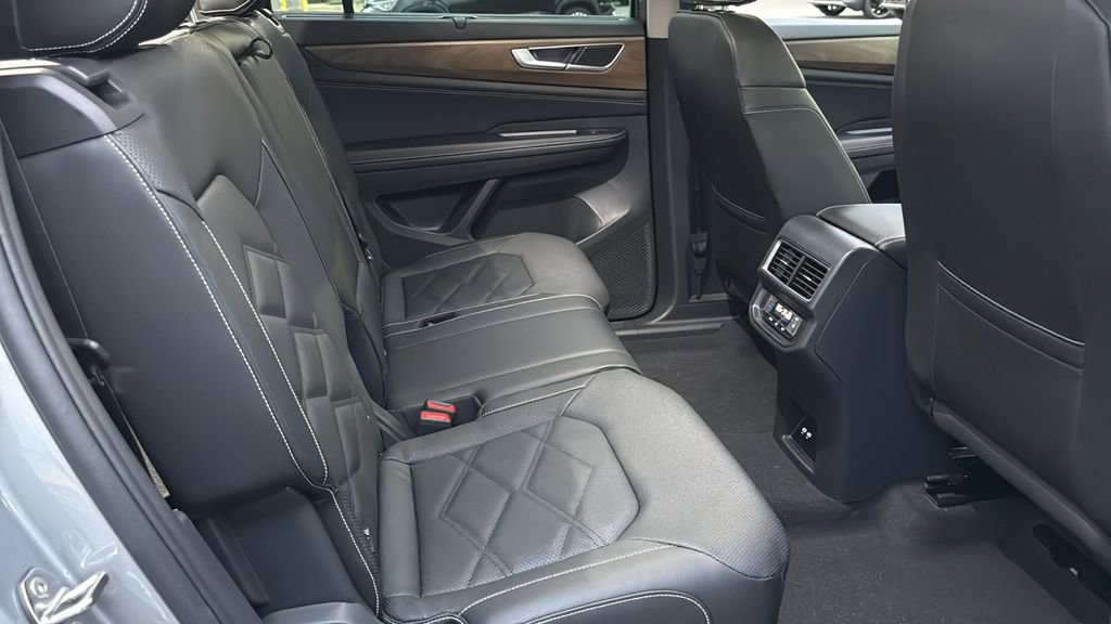 New 2026 Volkswagen Atlas SE FWD image 29