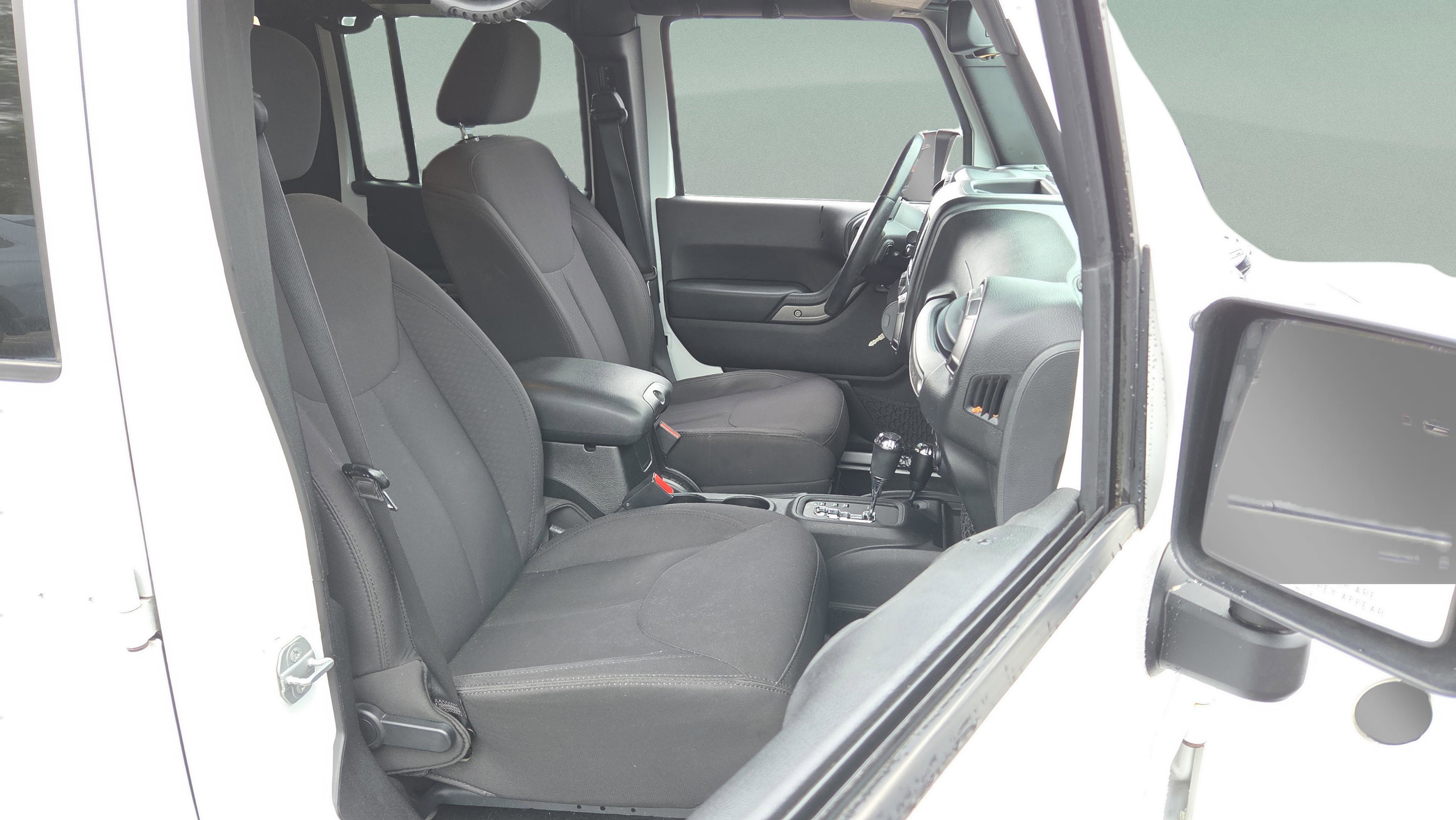 Used 2015 Jeep Wrangler Unlimited Sport image 14