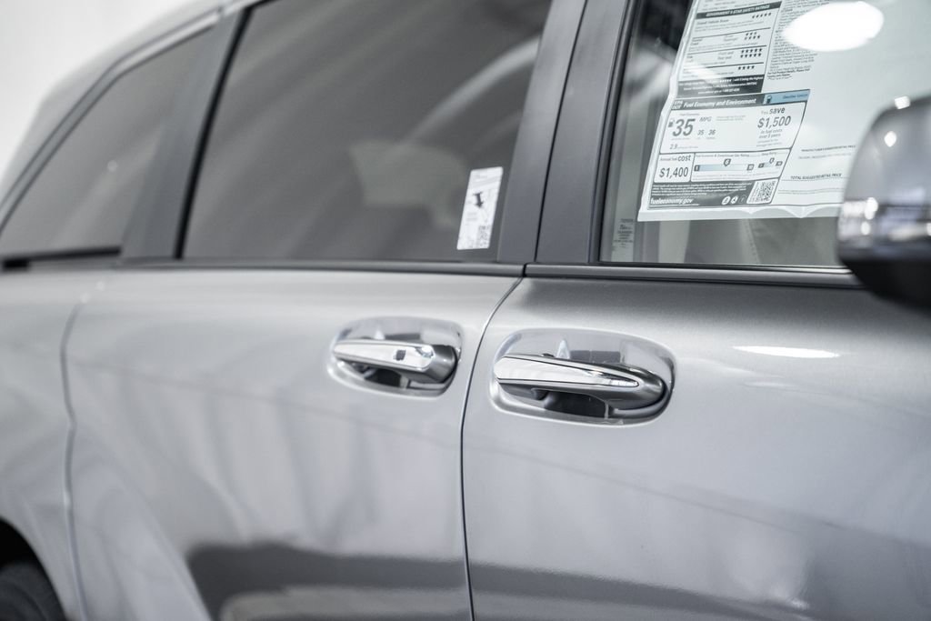 New 2026 Toyota Sienna Platinum image 17