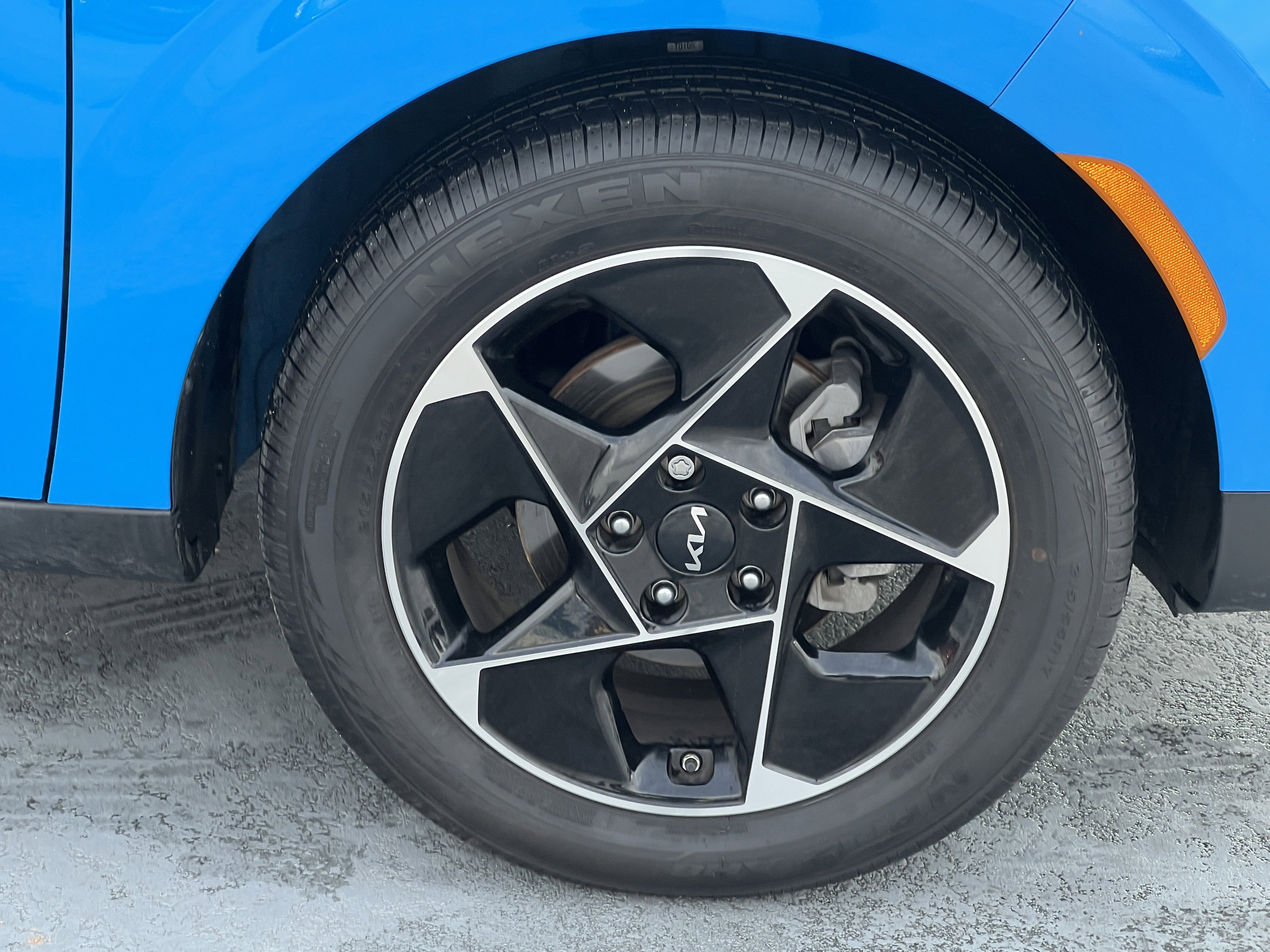 Certified 2025 Kia Soul EX image 13