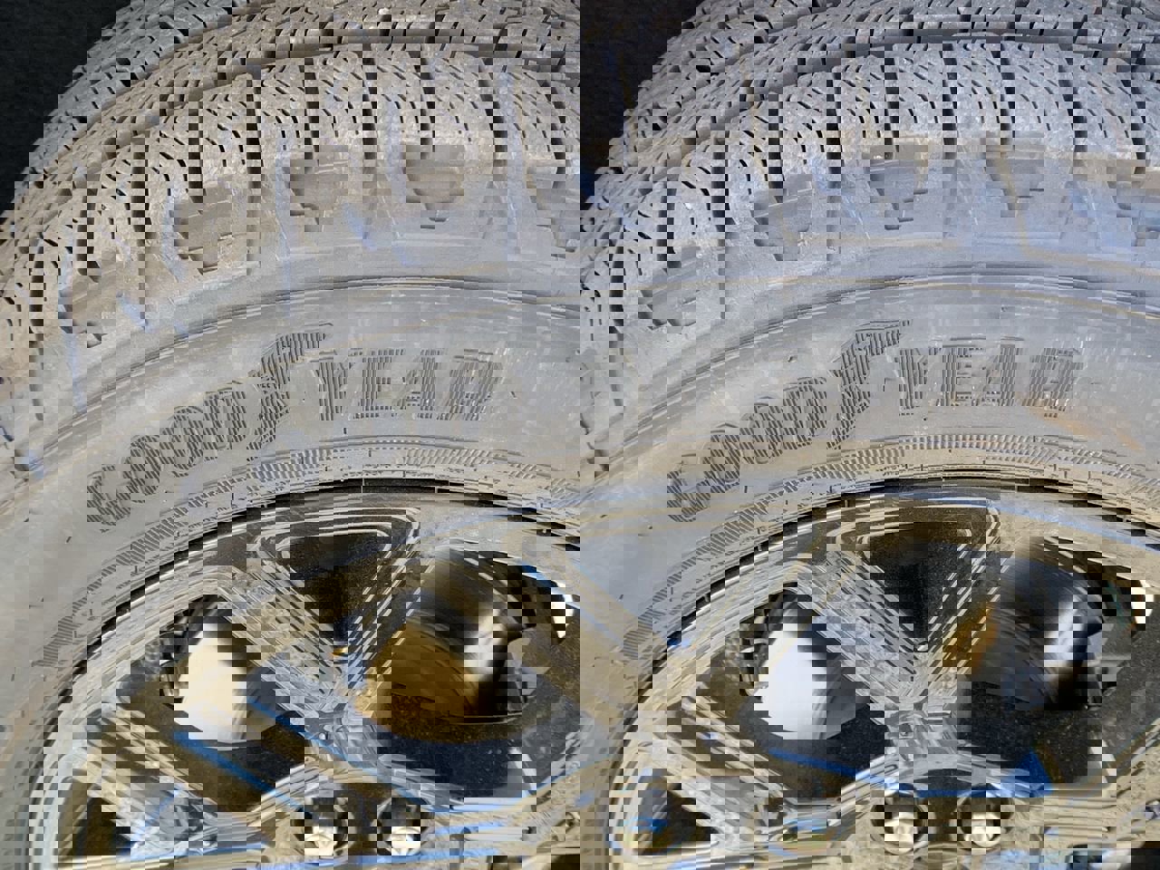 New 2025 Ford Maverick XLT w/ XLT Luxury Package image 13