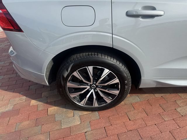 Used 2025 Volvo XC60 B5 Core w/ Protection Package Premier AWD/4WD image 15