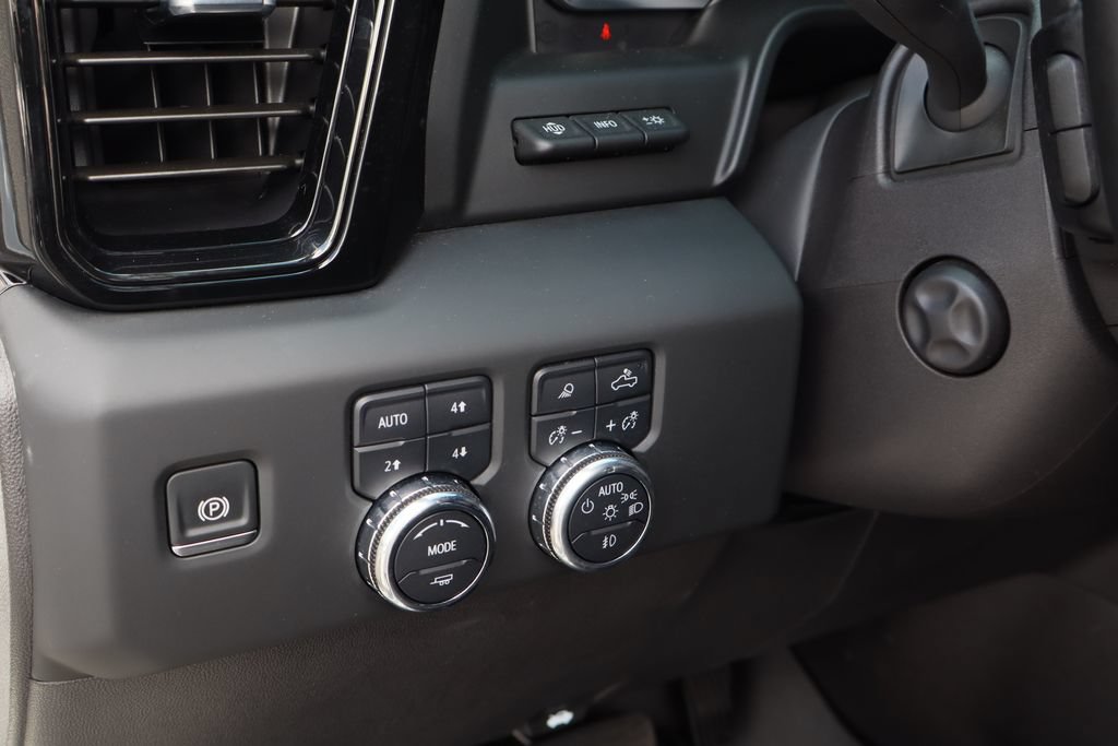 Certified 2024 GMC Sierra 1500 AT4 w/ Technology Package AWD/4WD image 13