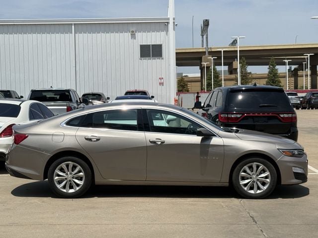 Used 2025 Chevrolet Malibu LT FWD image 3