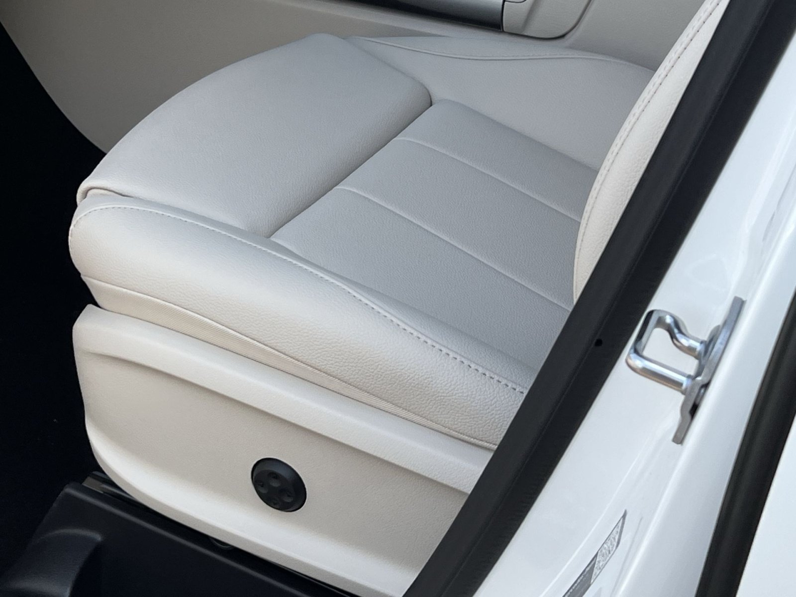 New 2026 Mercedes-Benz GLA 250 4MATIC image 19