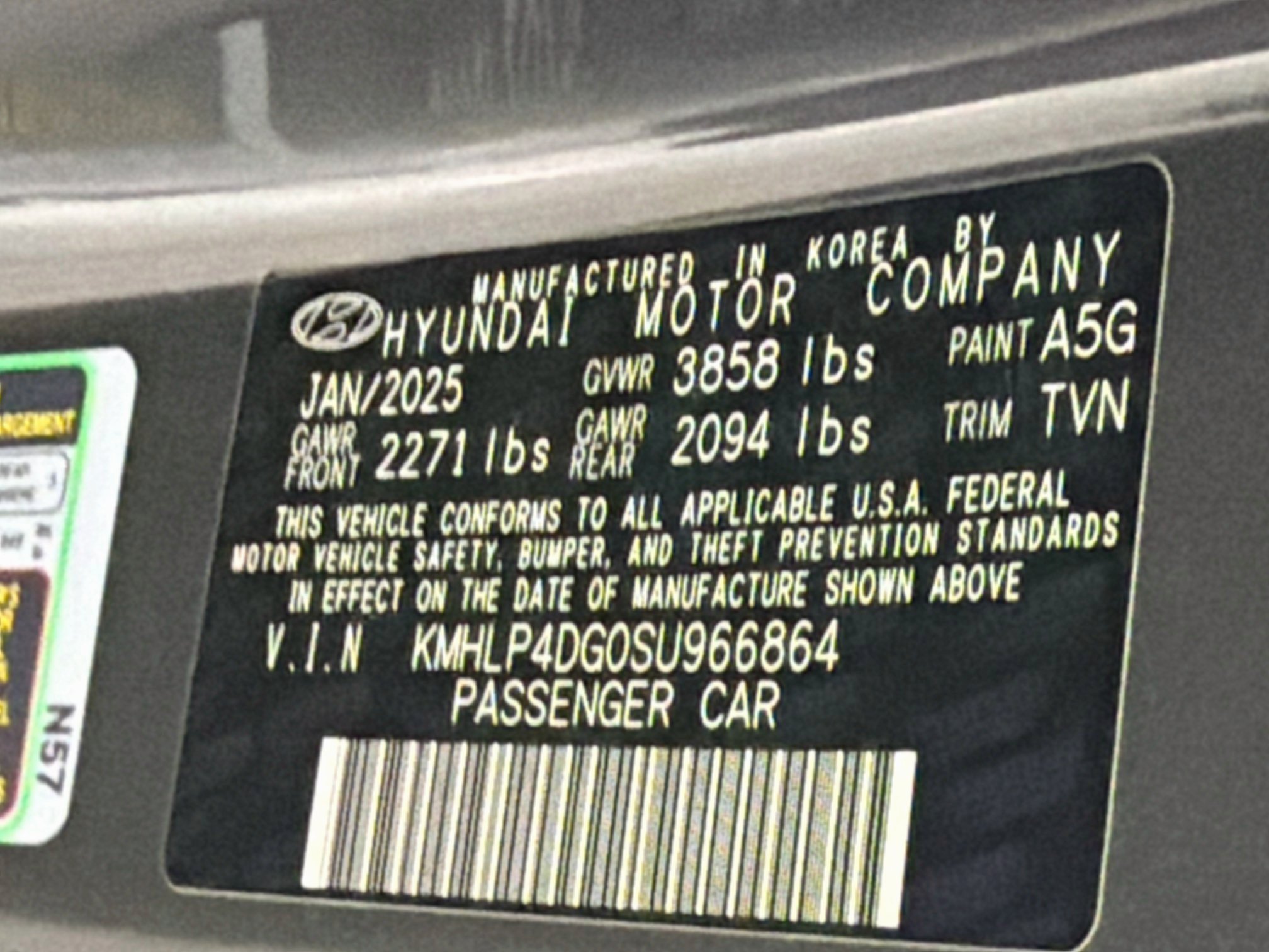 Used 2025 Hyundai Elantra Limited FWD image 12