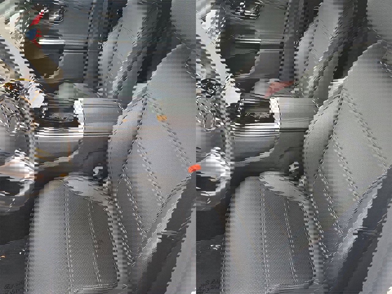 Used 2024 Mercedes-Benz GLC 300 w/ Winter Package image 11