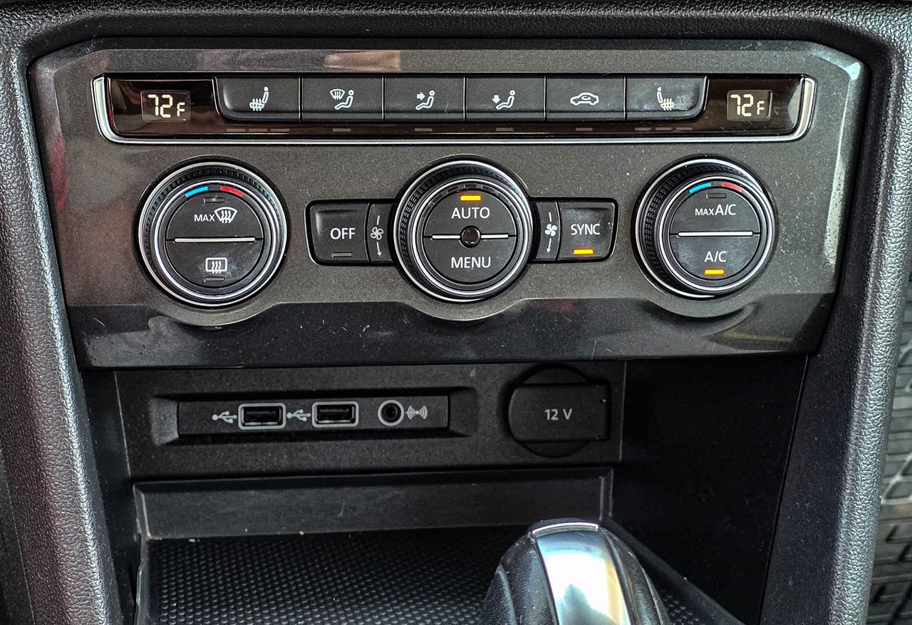 Used 2019 Volkswagen Tiguan SE AWD/4WD image 21