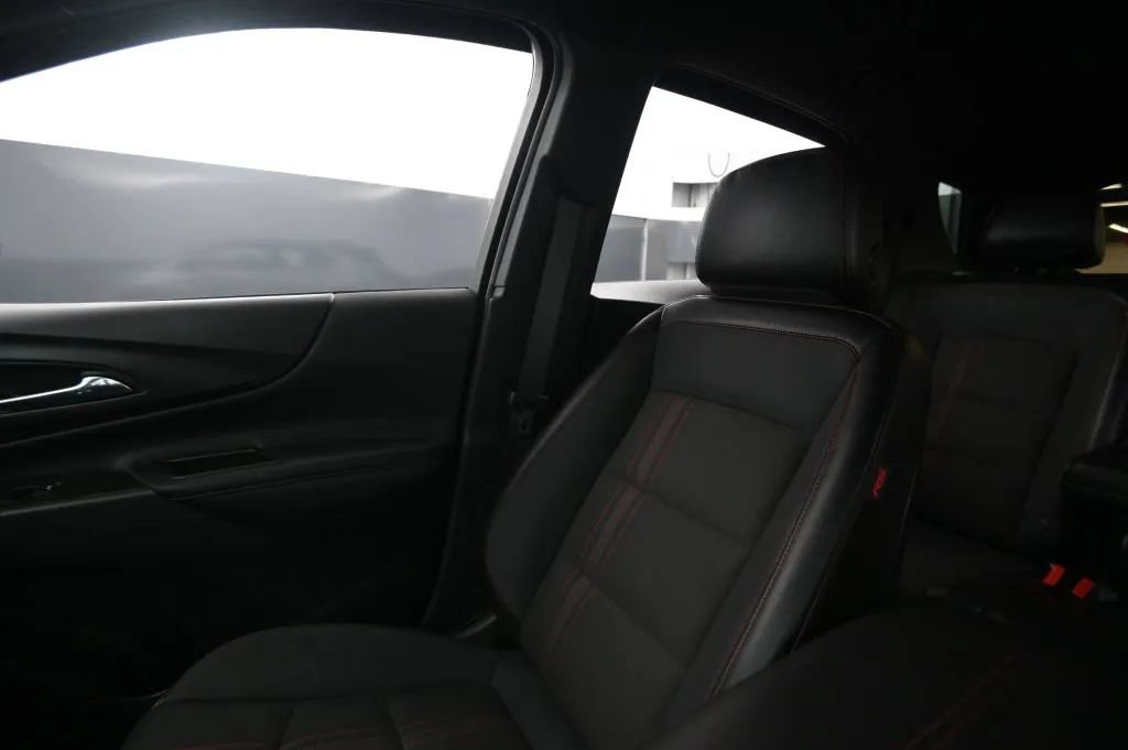 Used 2023 Chevrolet Equinox RS AWD/4WD image 29