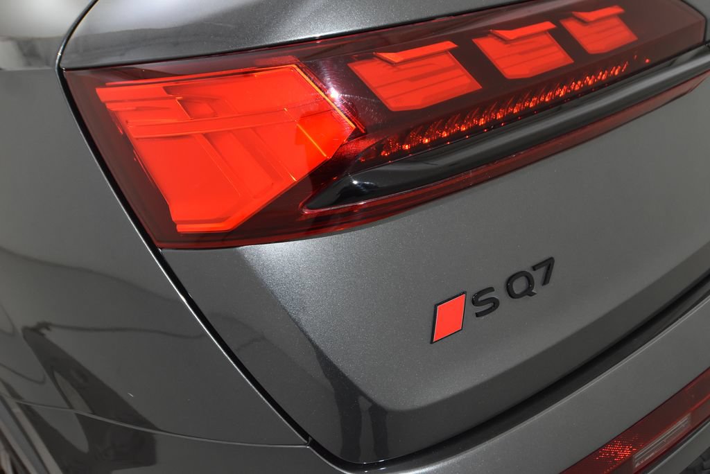 Used 2025 Audi SQ7 Prestige AWD/4WD image 58