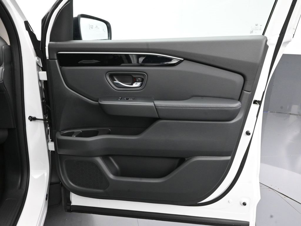 New 2025 Honda Pilot Touring image 41