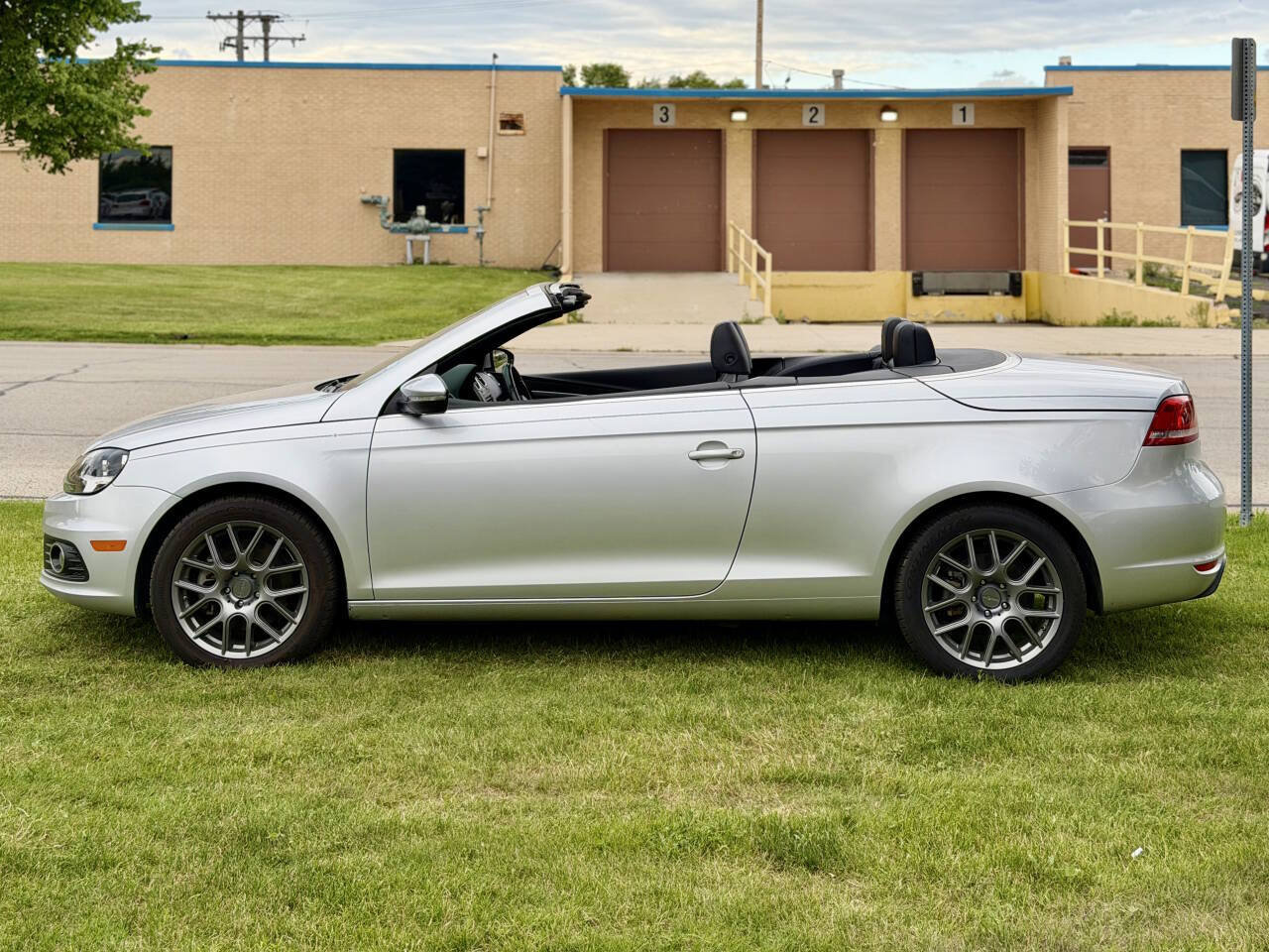 Used 2012 Volkswagen Eos Komfort FWD image 5