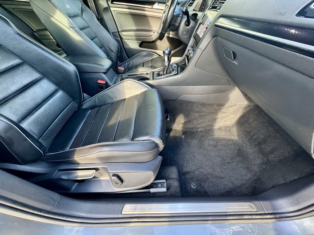 Used 2019 Volkswagen Golf R 4-Door image 22