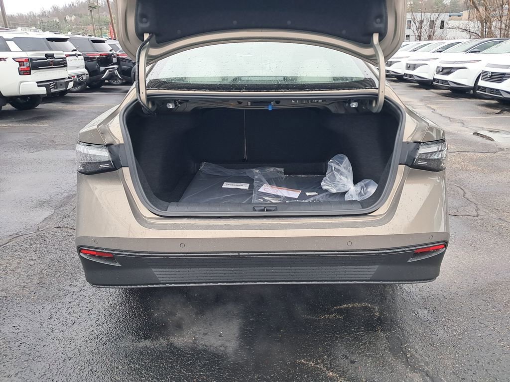 New 2026 Nissan Sentra SL w/ Floor Mat Package FWD image 24
