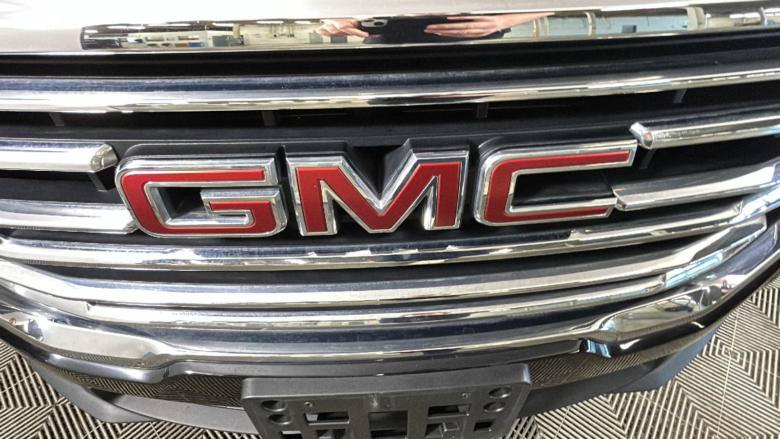 Used 2024 GMC Terrain SLT AWD/4WD image 10