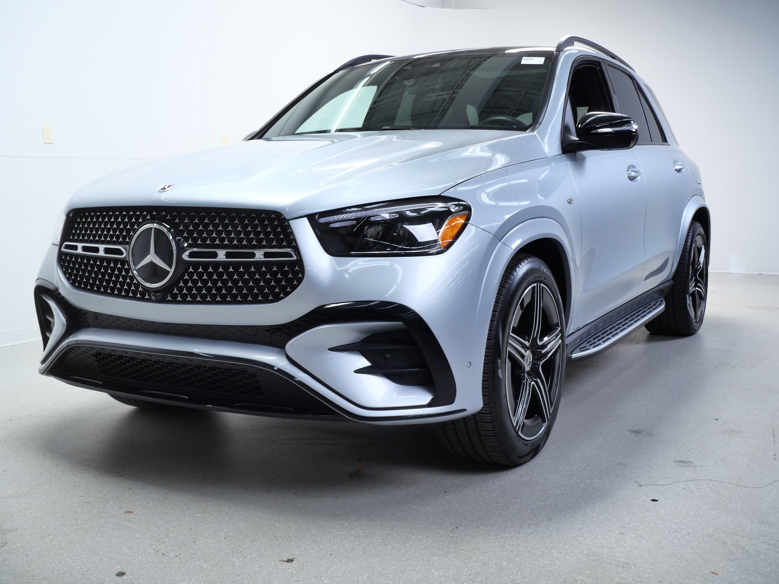 Certified 2025 Mercedes-Benz GLE 450e 4MATIC w/ AMG Line Exterior image 12