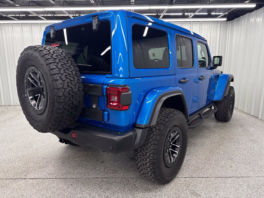Used 2025 Jeep Wrangler Unlimited Rubicon AWD/4WD image 6