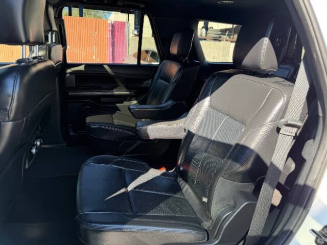 Used 2020 Ford Expedition XLT w/ Equipment Group 202A AWD/4WD image 17