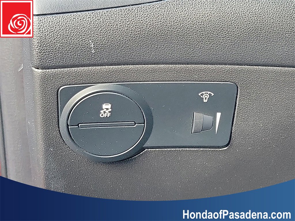 Used 2016 Hyundai Genesis 3.8 image 16