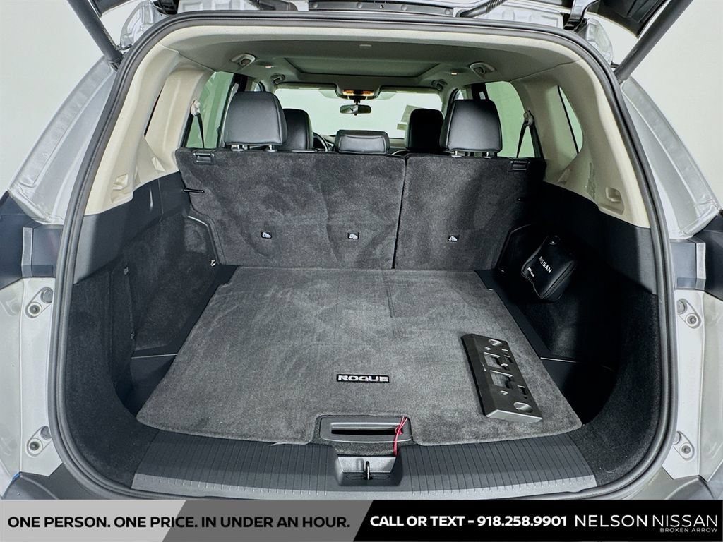 Used 2023 Nissan Rogue SV w/ SV Premium B Package FWD image 25