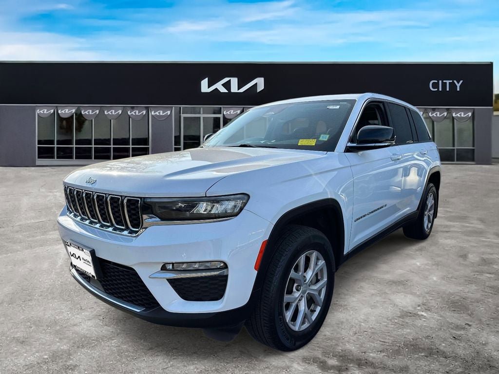 Used 2022 Jeep Grand Cherokee Limited AWD/4WD image 7