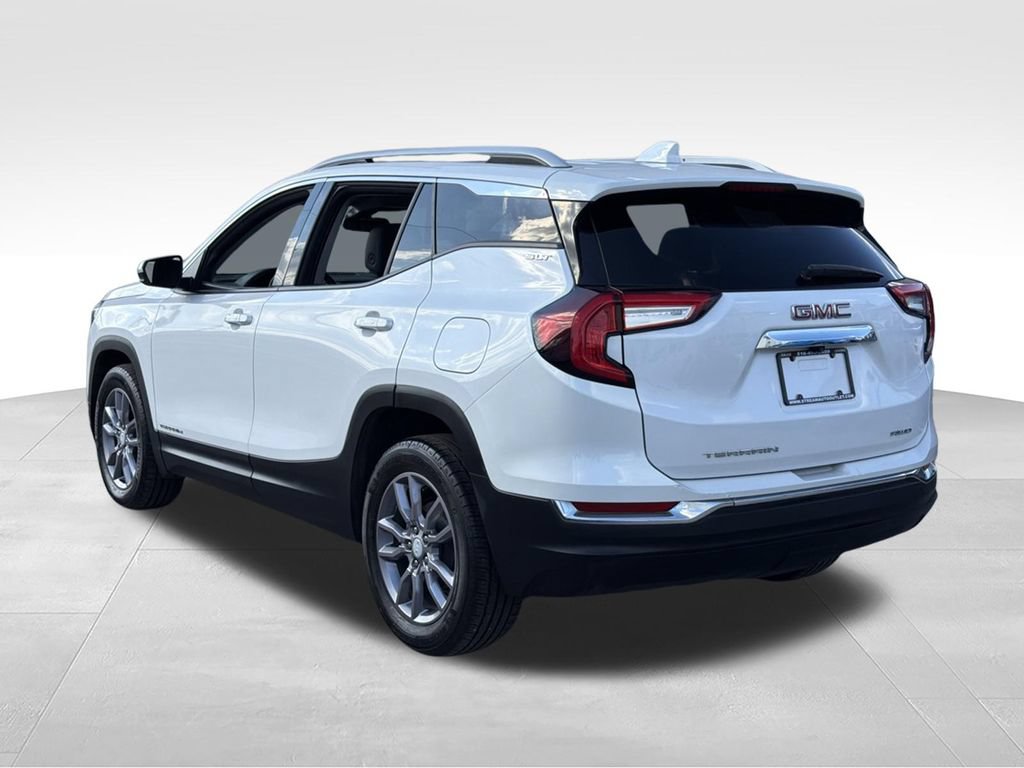 Used 2023 GMC Terrain SLT AWD/4WD image 8