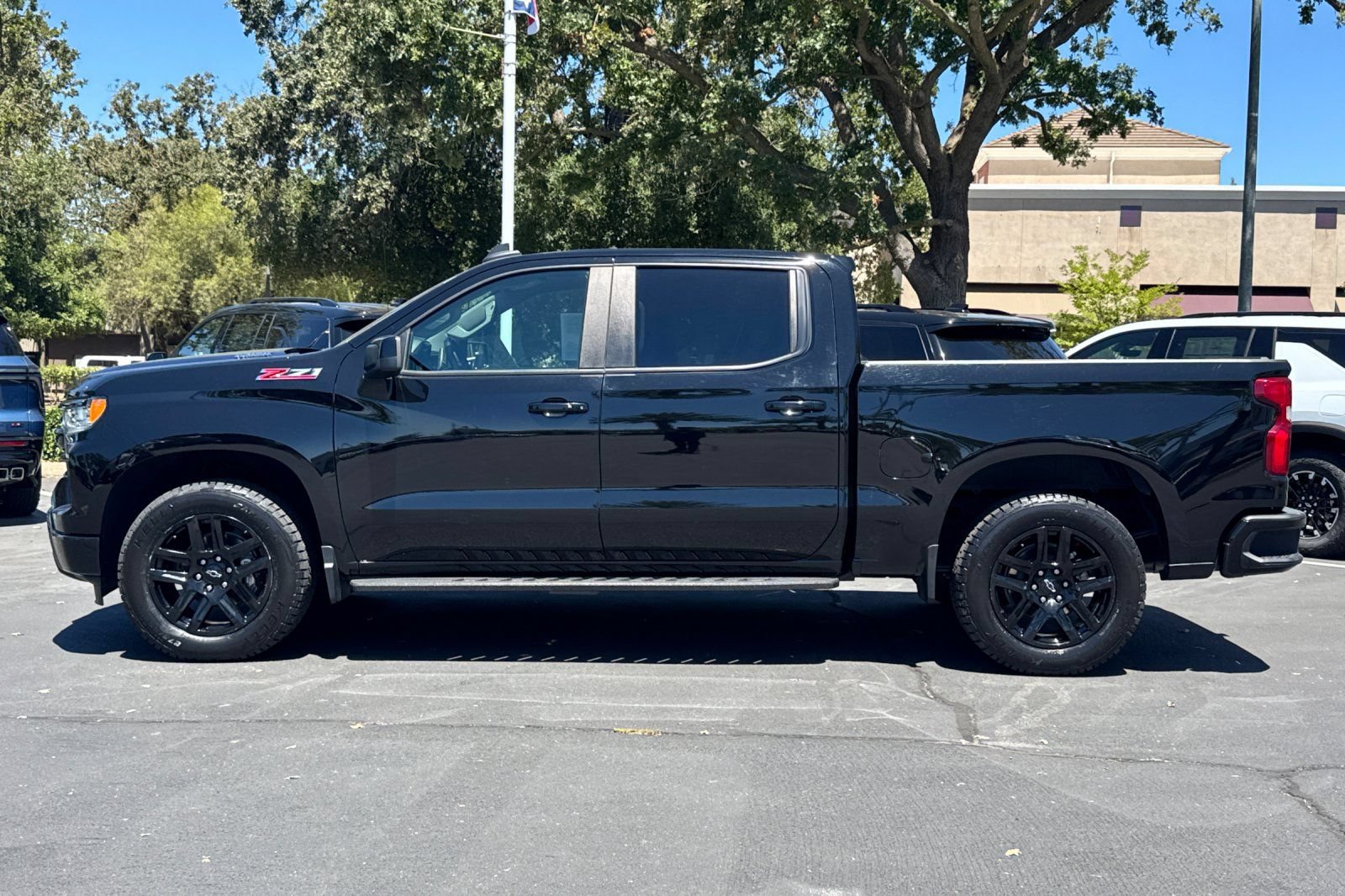 Used 2023 Chevrolet Silverado 1500 RST w/ Z71 Off-Road Package AWD/4WD image 6