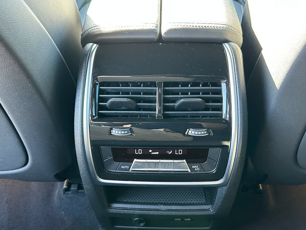 Used 2024 BMW X5 xDrive50e w/ Premium Package AWD/4WD image 33