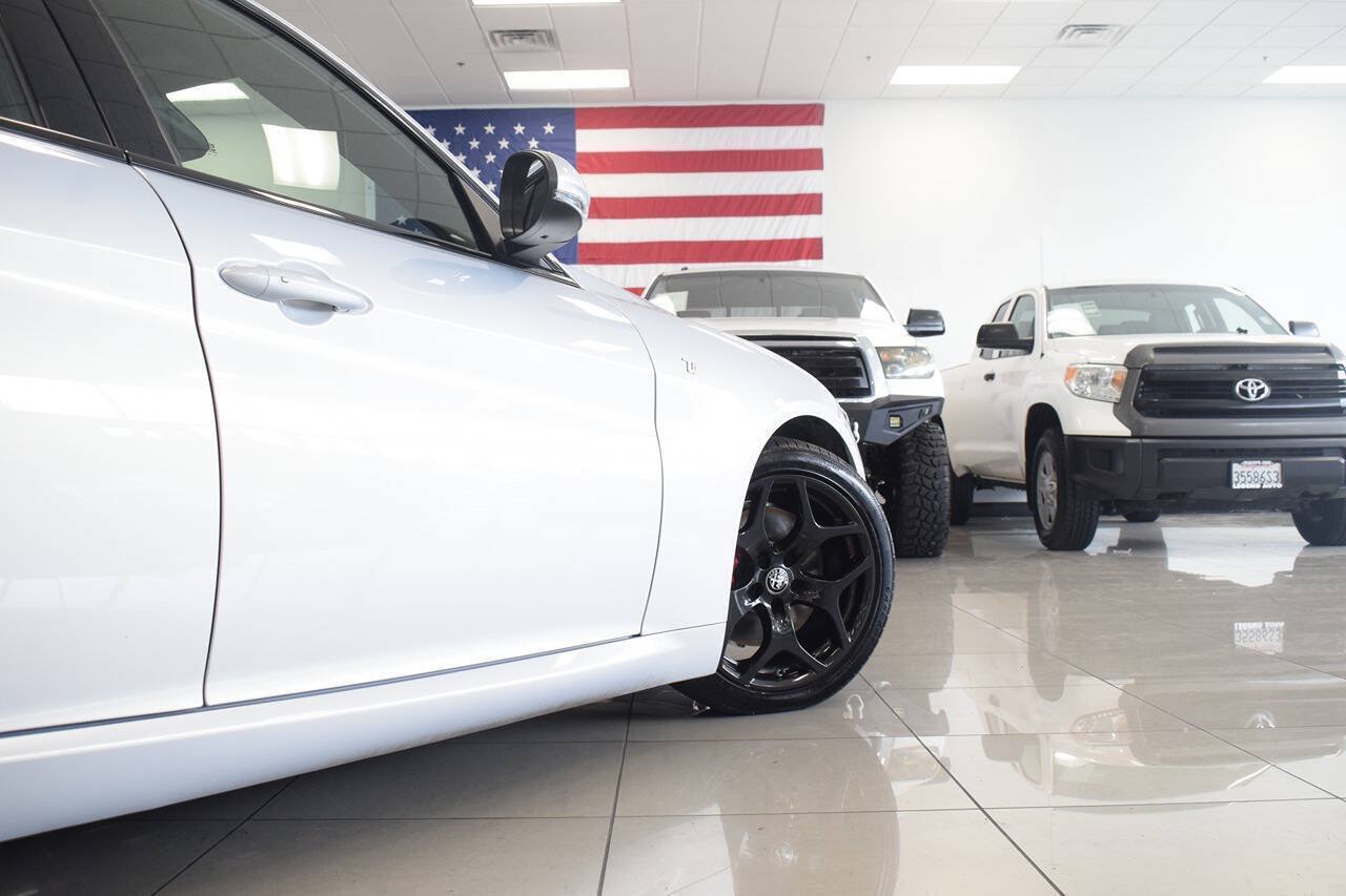 Used 2022 Alfa Romeo Giulia Ti RWD image 19