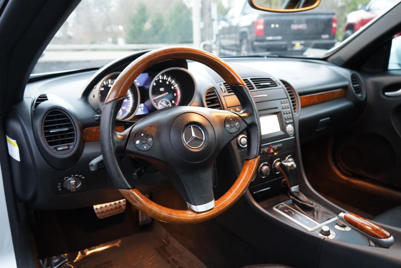 Used 2009 Mercedes-Benz SLK 300 2dr Roadster 3.0L w/ Premium I Pkg image 23