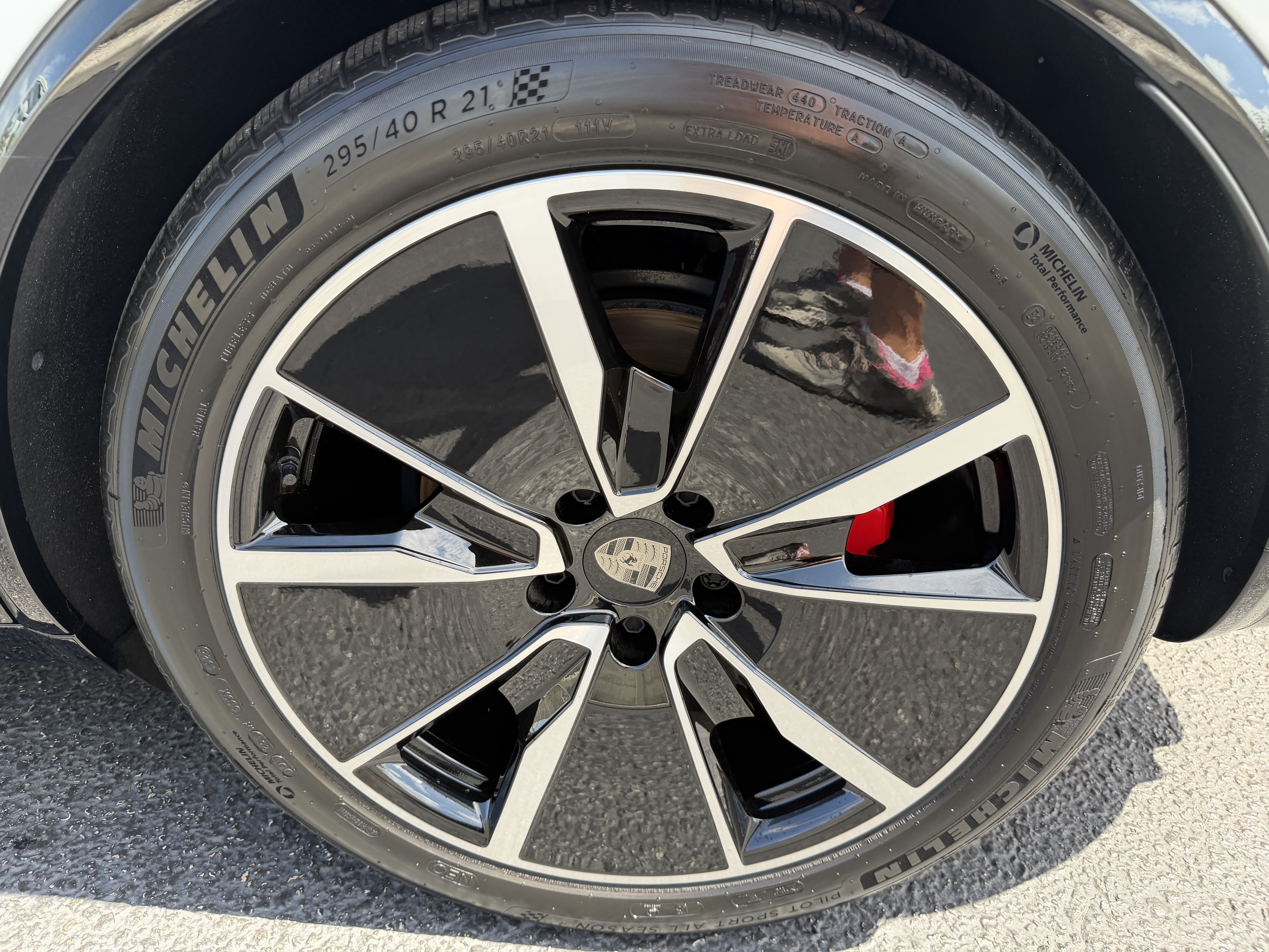 Used 2024 Porsche Macan Turbo Electric AWD/4WD image 9