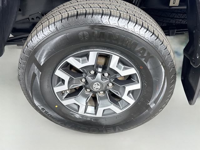 Certified 2018 Toyota Tacoma SR5 RWD image 28