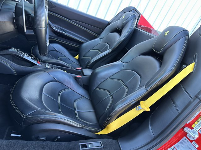 Used 2018 Ferrari 488 Spider RWD image 18