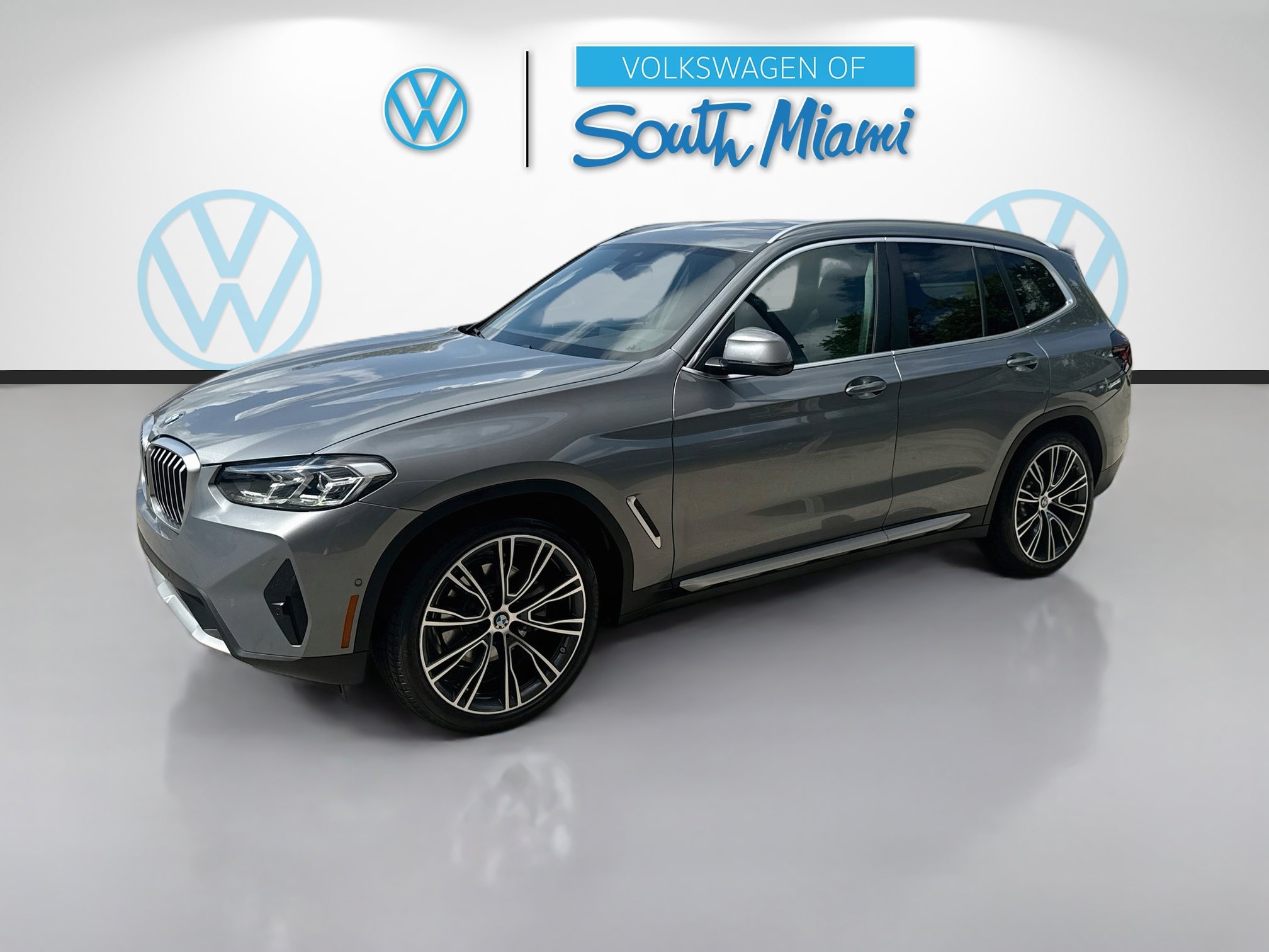 Used 2024 BMW X3 sDrive30i w/ Convenience Package RWD image 3