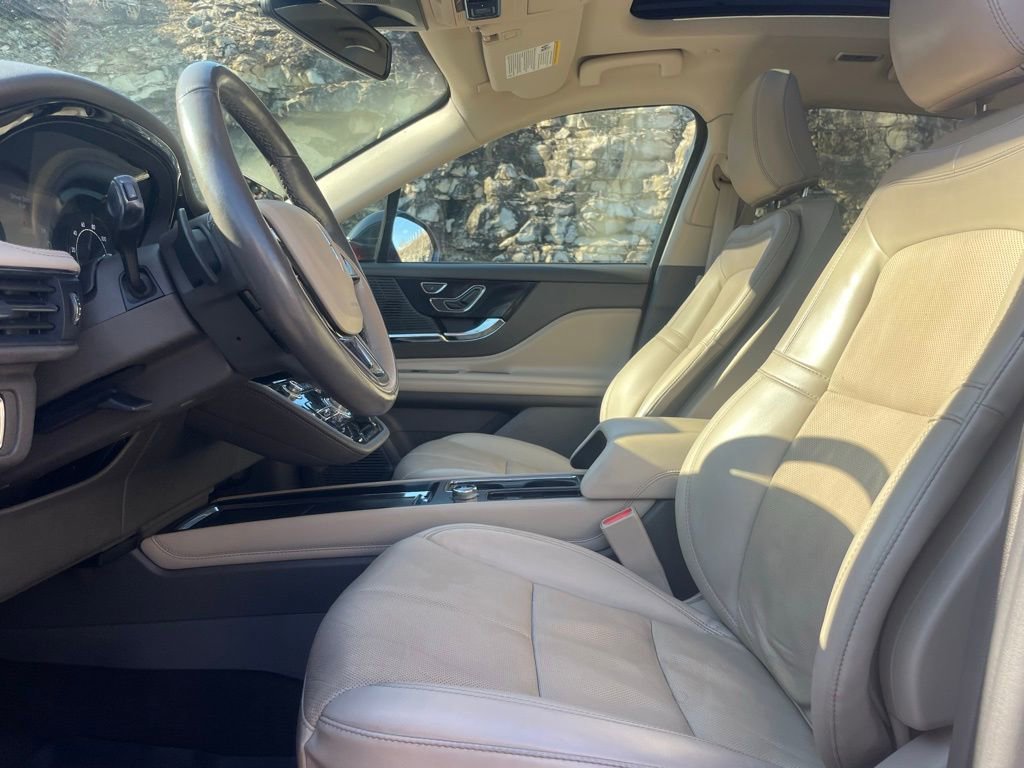 Used 2022 Lincoln Corsair AWD w/ Premium Package image 21