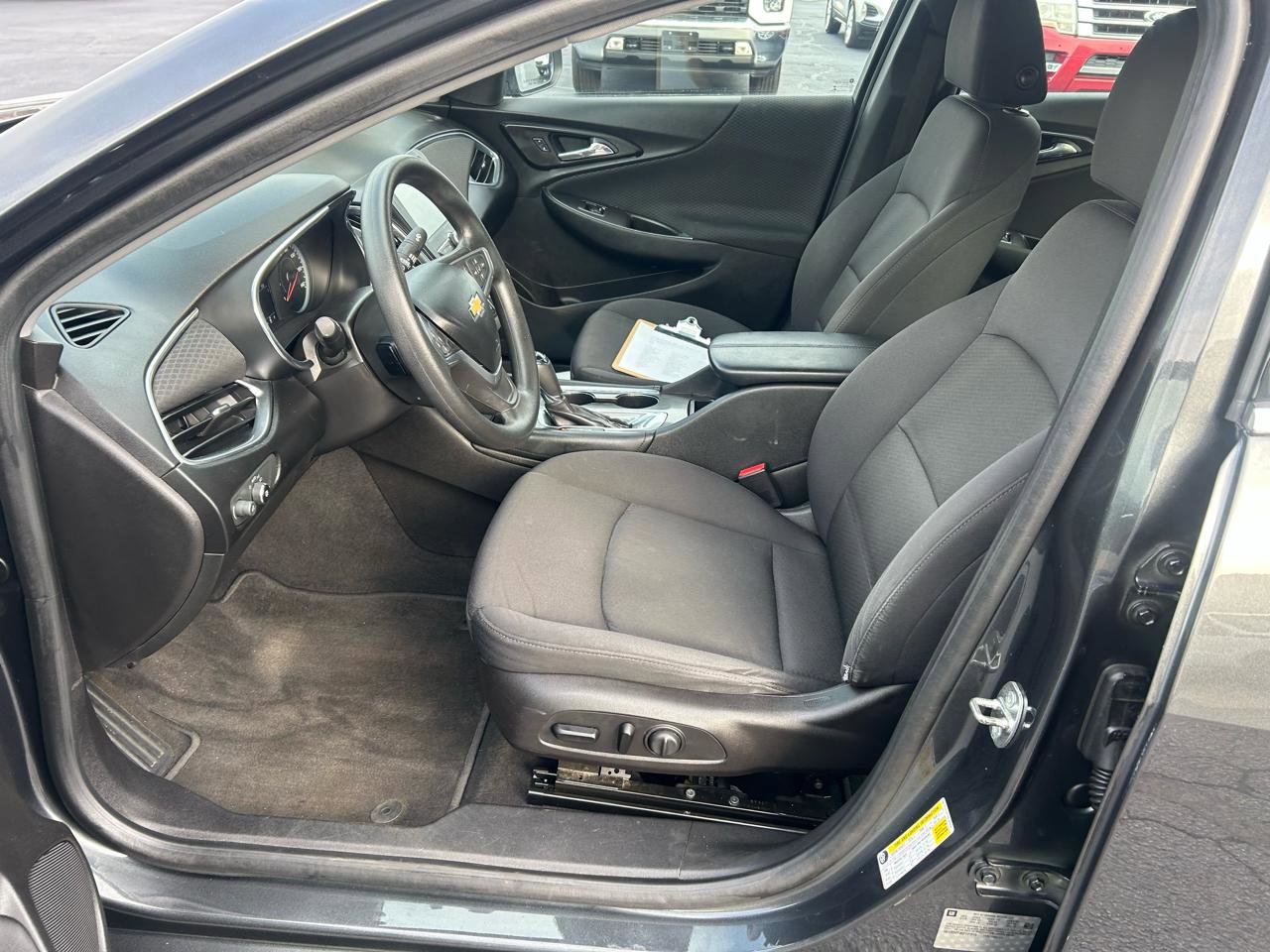 Used 2016 Chevrolet Malibu LT image 10