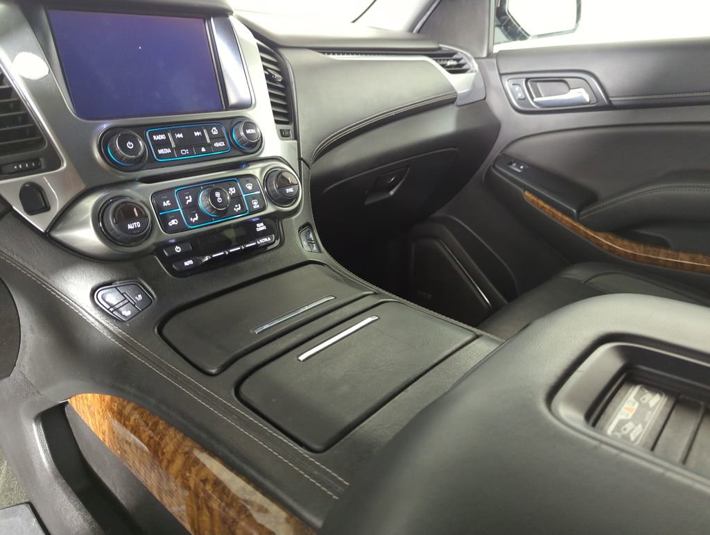 Used 2018 Chevrolet Suburban Premier image 19