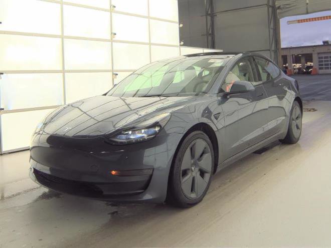 Used 2023 Tesla Model 3 Standard Range image 4